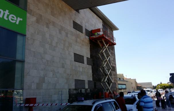 Tenerife Norte invierte 294.000 euros en la limpieza de la fachada de la terminal