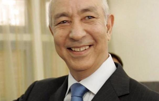 El Gobierno dice que condecoró al ministro marroquí de Interior porque ayudó a controlar las pateras
