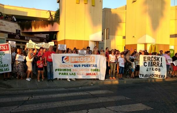 UGT critica que Eroski pretende el despido de 70 trabajadores de su centro de Córdoba