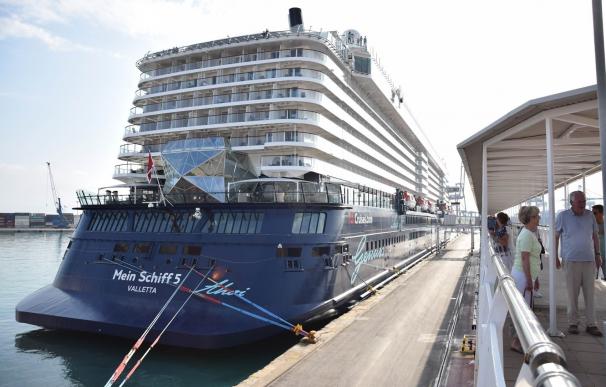 El puerto de Valencia recibirá la escala de trece cruceros la próxima semana