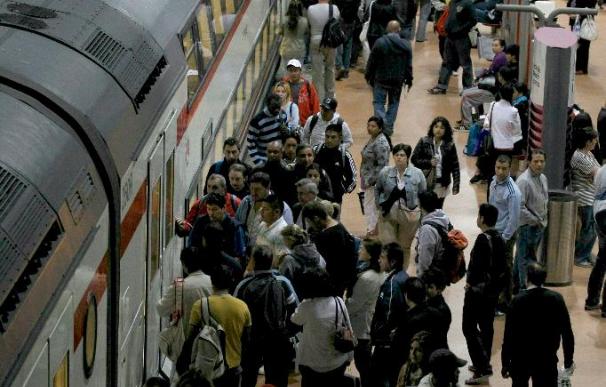 El Metro de Madrid circula con servicios mínimos del 20 por ciento en vez del 50 por ciento