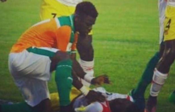 Aurier salva la vida de Doumbia, un jugador de Mali que sufrió un colapso