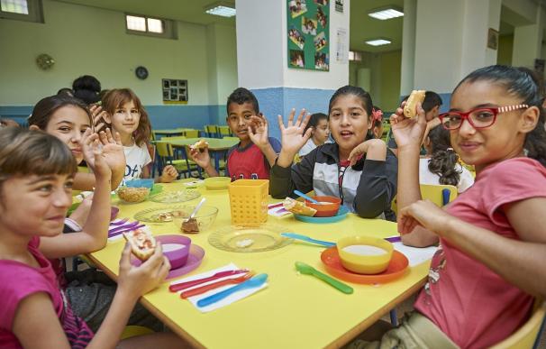 Uno de cada cinco profesores españoles afirma que hay niños que llegan a diario al colegio con hambre, según un estudio