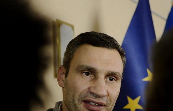 Merkel respaldará en la UE a Klitschkó como líder de la oposición en Ucrania