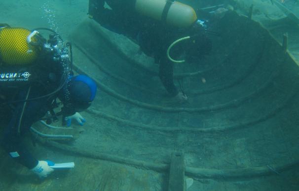Realizan una prospección en la bahía de Mazarrón en busca de nuevas embarcaciones y restos arqueológicos