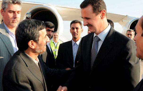Ahmadineyad y Al Asad acuerdan relanzar la cooperación económica sirio-iraní