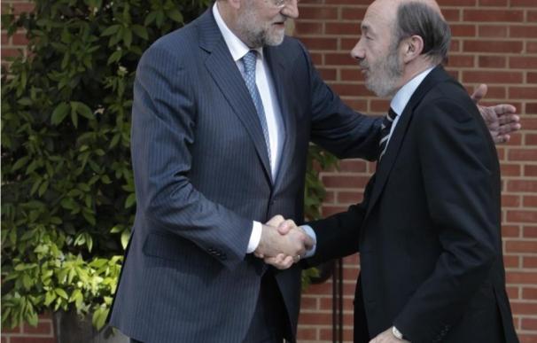 Rajoy a Rubalcaba:"No me cierro en banda a reformar la Carta Magna pero hay que saber para qué y con quién contamos"
