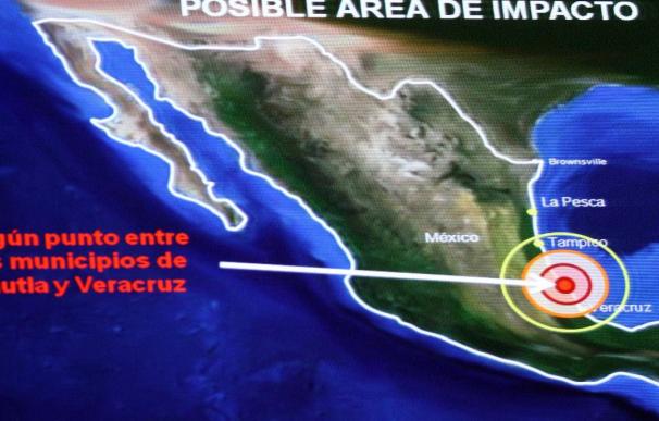 El centro del huracán "Karl" tocará tierra en las próximas horas en la costa mexicana