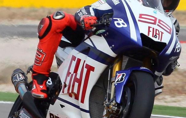 Stoner impone la velocidad de su Ducati, Márquez el único español en cabeza