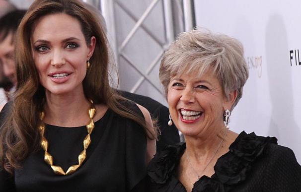 Angelina Jolie se enfada con Jane Pitt por comprar vestidos de princesa para su hija