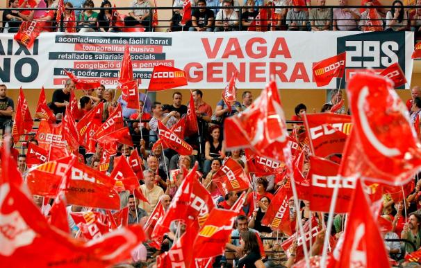 Los sindicatos piden a Zapatero que rectifique y no repita errores del pasado