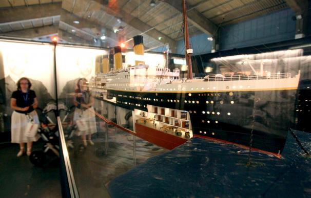 El hundimiento del Titanic se debió a un error del timonel, según la nieta del segundo oficial del buque
