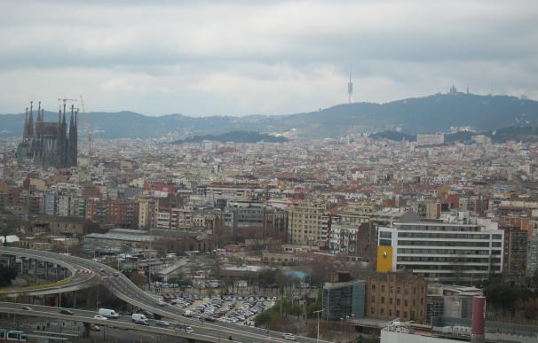 Una intrusión de polvo africano empeora la calidad del aire en Catalunya