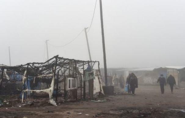 Comienza la demolición del campamento de Calais tras la evacuación de más de 4.000 personas en dos días