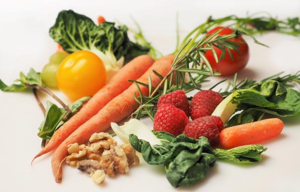 La dieta equilibrada, rica en vegetales y frutos secos, y un estilo de vida saludable reduce un 80% el riesgo de infarto