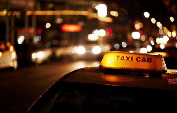 El taxista ha sido suspendido por un tribunal australiano tras recibir 17 denuncias.
