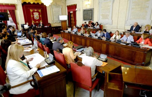 El Pleno de Málaga aprueba las ordenanzas fiscales para 2017, que suponen un ahorro de unos 12 millones