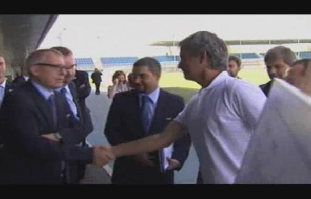 Mourinho enseña a los delegados de la FIFA las instalaciones de Valdebebas