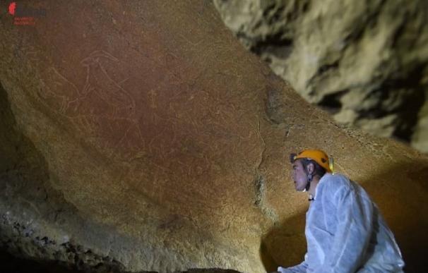 Los más de 50 grabados hallados en la cueva de Armintxe (Lekeitio) pertenecen al Paleolítico Superior Magdaleniense