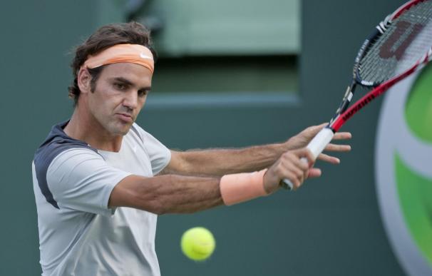 Roger Federer pasa a octavos tras ganar al argentino Juan Mónaco