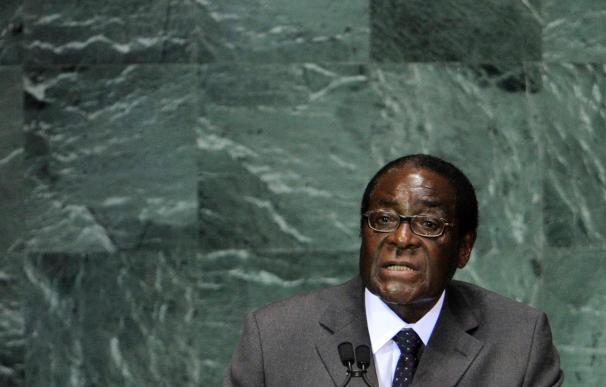 Mugabe afirma que las sanciones impidieron un mayor desarrollo de Zimbabue