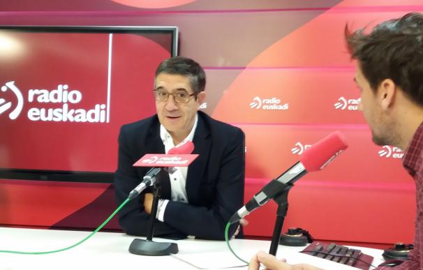 López no da "por hecho" que PSOE vaya a abstenerse y pregunta si se les votó para "blanquear la corrupción" del PP