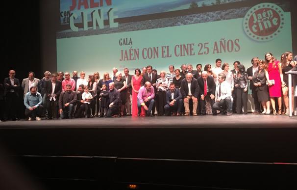 La Diputación distingue con un Premio Miguel Picazo de Honor a "la gran familia" del cine español