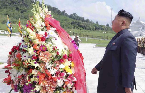 Kim Jong-un insta a defender "la patria" en el aniversario de la Guerra de Corea