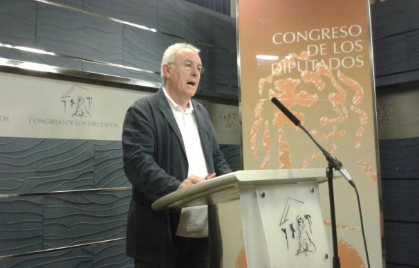 Cayo Lara (IU) cree que el Parlamento catalán debe retirar a Jordi Pujol su sueldo vitalicio si no renuncia a él