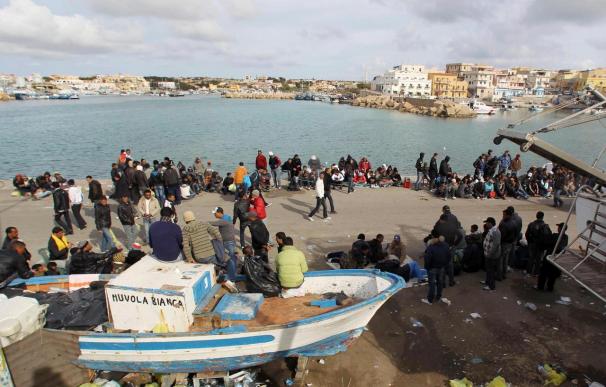 Once inmigrantes desaparecidos tras naufragar una barca que iba a Lampedusa