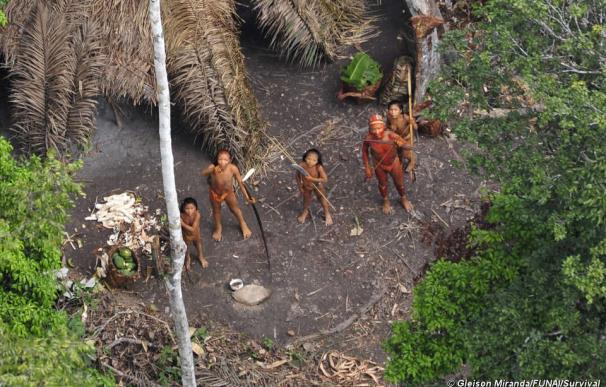 Foto de una tribu amazónica aislada descubierta en 2010