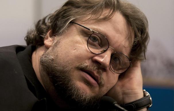 Guillermo del Toro pospone su filme con Tom Cruise y rodará "Pacific Rim"