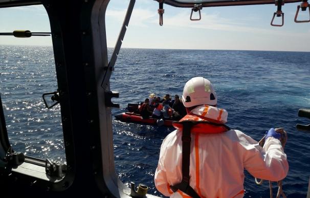 Ascienden a 56 los inmigrantes rescatados por Salvamento Marítimo de Almería