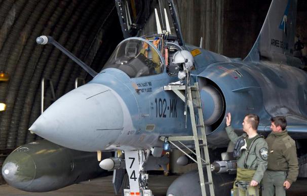 Los aviones franceses reanudan las operaciones en Libia por tercer día