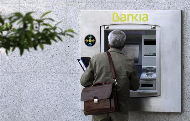 El Gobierno niega la fuga de depósitos de Bankia