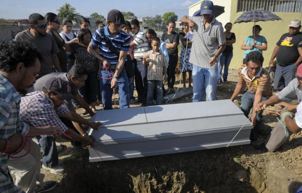 Identificados 38 de los 358 muertos en el incendio de una cárcel hondureña