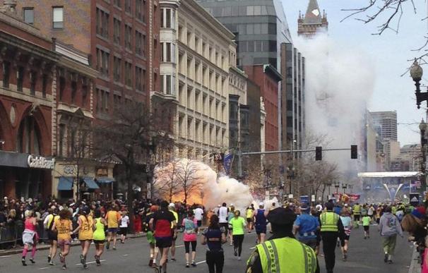 Las explosiones en el maratón de Boston causan al menos tres muertos