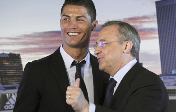 Florentino Pérez escribe en 'El Pais Semanal' que Cristiano Ronaldo es el más grande.