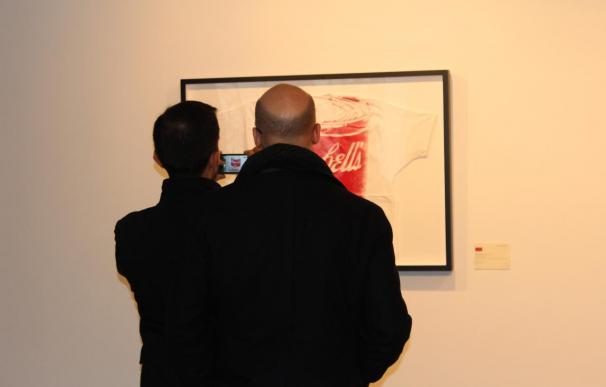 El arte pop más accesible de Warhol sale a la venta en una puja "online"