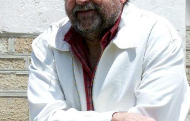 Miguel Salas, premio de poesía Hiperión por su libro "Las almas nómadas"