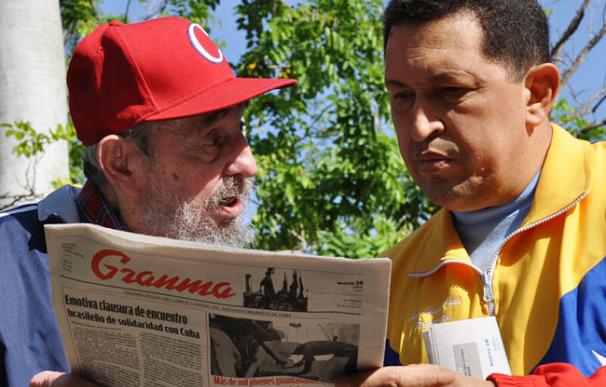 Hugo Chávez se muestra en público junto a Fidel Castro