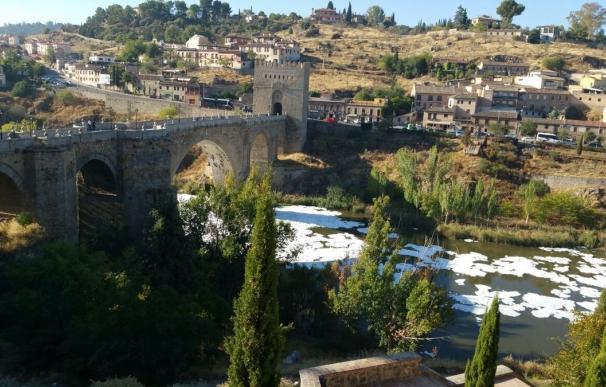 Confederación Hidrográfica del Tajo investiga el origen de las "espumas" observadas en el río a su paso por Toledo
