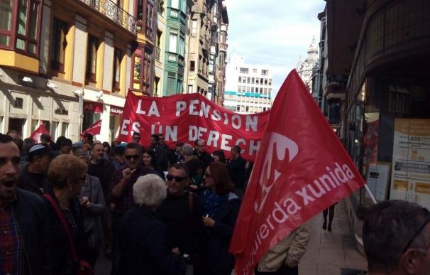 Contrarios a los tratados de libre comercio recorren las calles de Gijón