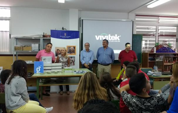 Diputación entrega a los alumnos del IES 'Río de Aguas' de Sorbas varios equipos de robótica