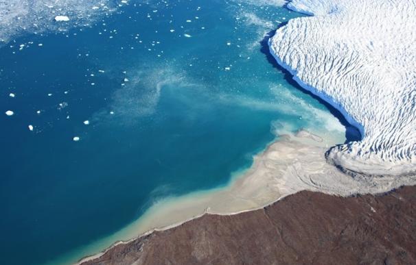 Groenlandia se funde hace miles de años por tres puntos débiles