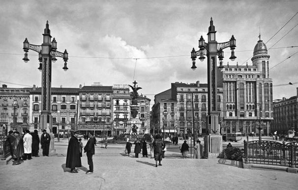 Más de cien imágenes ilustran la Zaragoza de los años 20 en la Sala CAI Luzán
