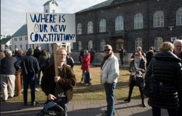 Democracia directa, sanidad gratuita y promulgar la constitución de 2012, las propuestas del partido pirata islandés