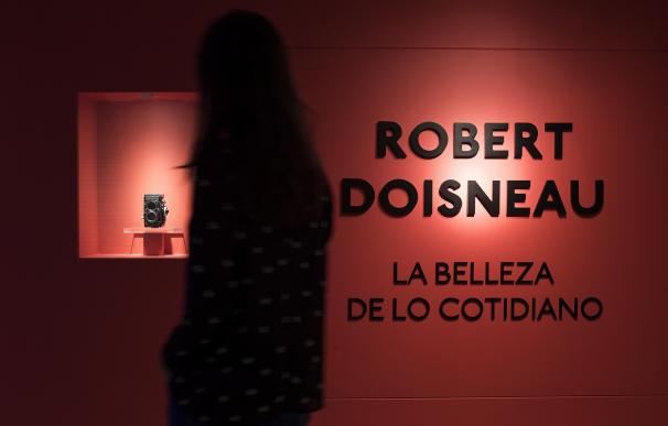 'El beso' de Robert Doisneau y otras de sus fotografías llegan a la Fundación Canal