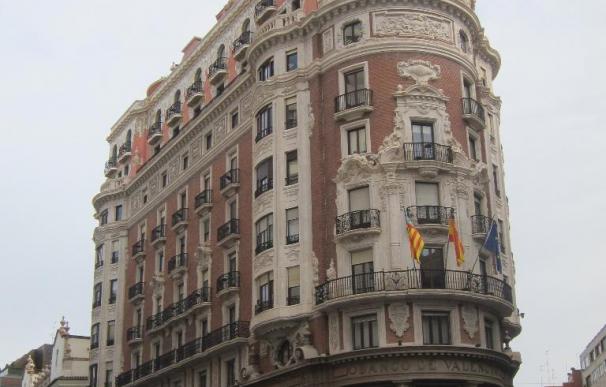 Dirección y sindicatos de Banco de Valencia firman el acuerdo sobre el ERE, que contempla 795 afectados