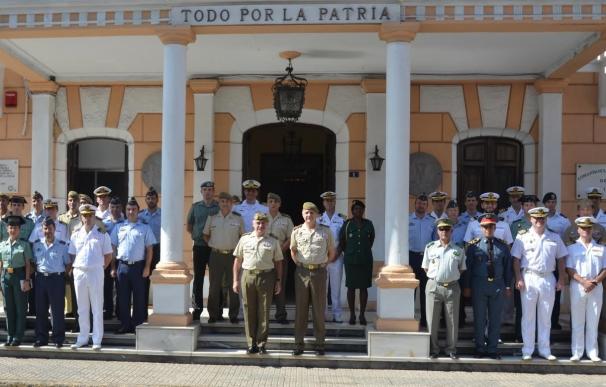 Una treintena de militares de distintos países participan en Melilla en una reunión del Curso de Estado Mayor